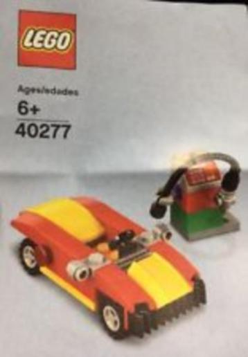 Nieuw: LEGO Set 40277 Car and Petrol Pump (2018). beschikbaar voor biedingen