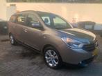 Dacia Lodgy 1.2 TCe 7p Airco*Navi*TH 1steig NAP BTW APK D.O., Auto's, Voorwielaandrijving, 4 cilinders, Bruin, 7 stoelen