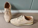 Tamaris beige veterschoen mt 39, Tamaris, Beige, Ophalen of Verzenden, Sneakers of Gympen
