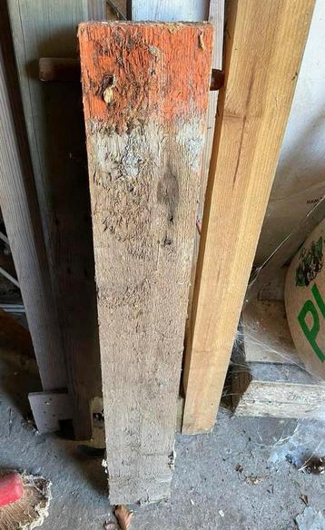 8 Restant houten balken allerlei lengtes en diktes beschikbaar voor biedingen
