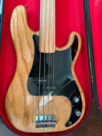 Fender precision fretless 1978 bass beschikbaar voor biedingen