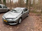 Toyota Auris 1.8 Hybrid 5DR CVT 2016 Grijs, Stof, 4 cilinders, 26 km/l, Dealer onderhouden
