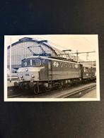 Foto locomotief NS 1115 te Amsterdam CS (1981), Verzamelen, Ophalen of Verzenden, Gebruikt, Trein