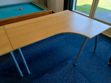 Twee IKEA Hoekbureaus Galant - afbeelding 3