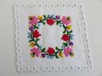 Vintage Hongaars Kalocsa onderzetter met bloemen borduursel, Ophalen of Verzenden