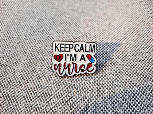 1 pin met de tekst - Keepcalm i'm a nurse - te koop, Verzamelen, Speldjes, Pins en Buttons, Nieuw, Speldje of Pin, Overige onderwerpen