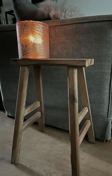 Houten krukje bijzettafeltje landelijk tafeltje beschikbaar voor biedingen