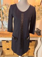 Chique, donkerblauwe jurk Marc Cain, 38/M, met pailletten, Maat 38/40 (M), Blauw, Ophalen of Verzenden, Zo goed als nieuw