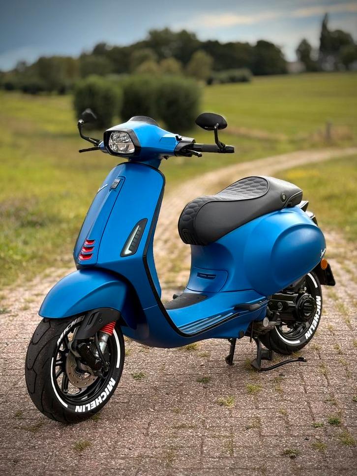 Vespa Sprint | Custom | Tribe | mono zadel | Euro 5 | Brom, Fietsen en Brommers, Scooters | Vespa, Zo goed als nieuw, Overige modellen