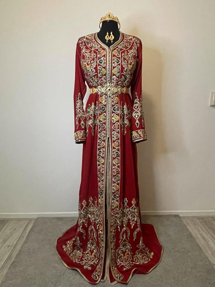 Takchita’s te huur, Kleding | Dames, Gelegenheidskleding, Zo goed als nieuw, Overige typen, Maat 38/40 (M), Ophalen of Verzenden