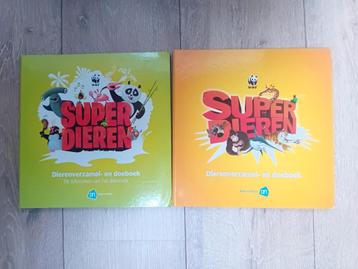 Twee mappen van verzamel plaatjes super dieren ah beschikbaar voor biedingen
