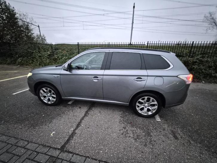 Mitsubishi Outlander 2.0 Dohc Mivec PHEV 4WD CVT 2013, Auto's, Mitsubishi, Particulier, Outlander, 4x4, ABS, Achteruitrijcamera