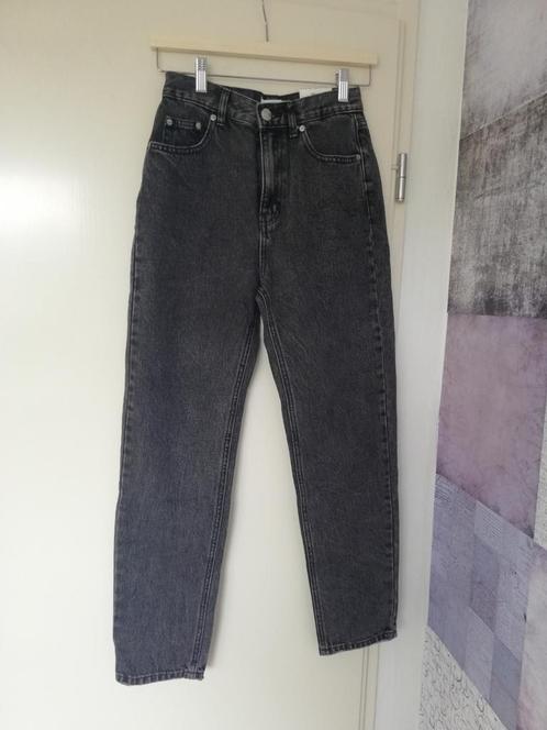 Jeans Pull & Bear high waist boyfriend /mom jeans XS/34, Kleding | Dames, Spijkerbroeken en Jeans, Nieuw, W27 (confectie 34) of kleiner