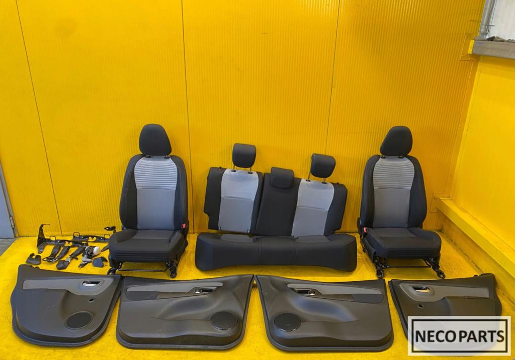 TOYOTA YARIS III INTERIEUR SET STOELEN ALLES LEVERBAAR!!!, Gebruikt, -, -, Ophalen of Verzenden