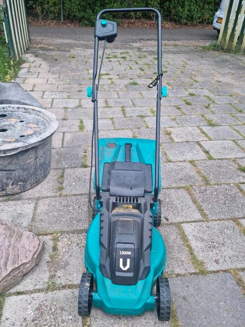 Elektrische grasmaaier - enkel handgreep opnieuw vastzetten, Tuin en Terras, Grasmaaiers, Zo goed als nieuw, Elektrische grasmaaier