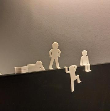Set van 4 3D-geprinte figuren – Bureau decoratie / Monitor p beschikbaar voor biedingen