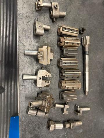 Ruimers en kottertools beschikbaar voor biedingen