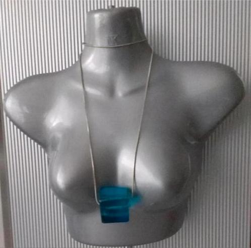 Manouk - dunne ketting met blok, Sieraden, Tassen en Uiterlijk, Kettingen, Nieuw, Overige materialen, Blauw, Met hanger, Verstelbaar
