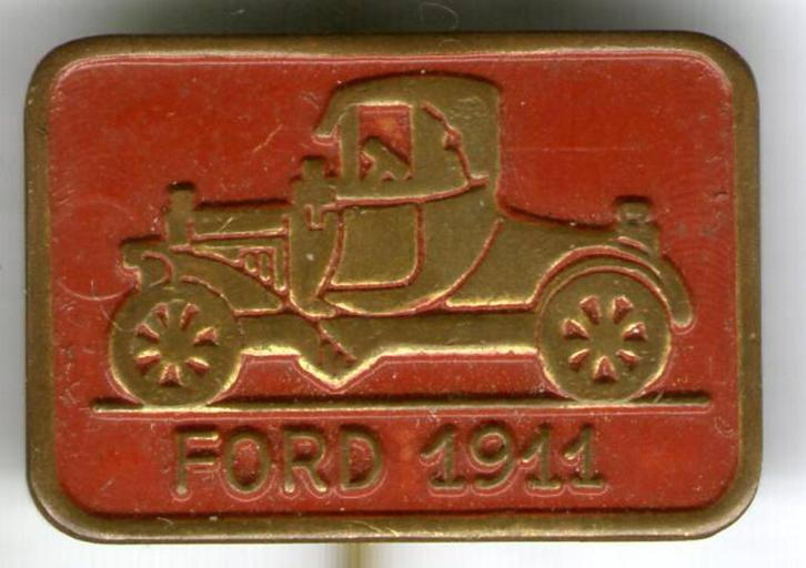 FORD 1911 rood op koper oldtimer auto speldje ( B_058 ), Verzamelen, Speldjes, Pins en Buttons, Zo goed als nieuw, Speldje of Pin