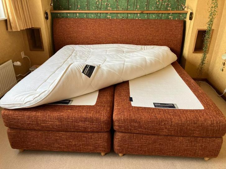 Narvik Swensen bed brons bruin, Huis en Inrichting, Slaapkamer | Bedden, Gebruikt, Tweepersoons, 180 cm, 200 cm, Stof, Bruin, Ophalen