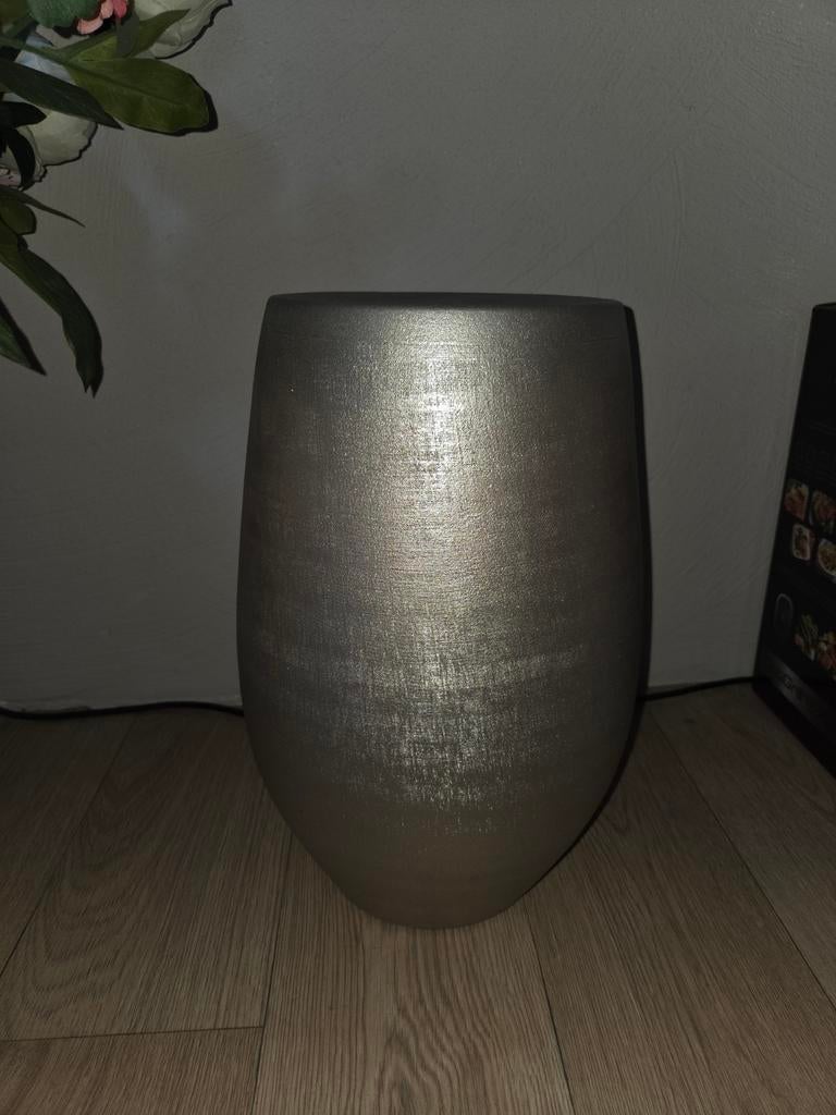Champagne Kleur vaas hoogte 40 cm bovenkant doorsnee 20cm, Huis en Inrichting, Woonaccessoires | Vazen, Ophalen