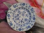 2 antieke porseleinen Louis Regout borden "De blauwe ui", Antiek en Kunst, Antiek | Servies los, Ophalen of Verzenden