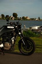 Svartpilen 401 + Leo Vince uitlaat & Opties, Motoren, Motoren | Husqvarna, Quickshifter, Particulier, Minimaal motorrijbewijs A2