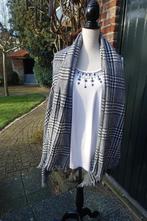 nog nieuw - grote zwart witte poncho sjaal (1 maat), Kleding | Dames, Mutsen, Sjaals en Handschoenen, Verzenden, Nieuw, Maat 46/48 (XL) of groter