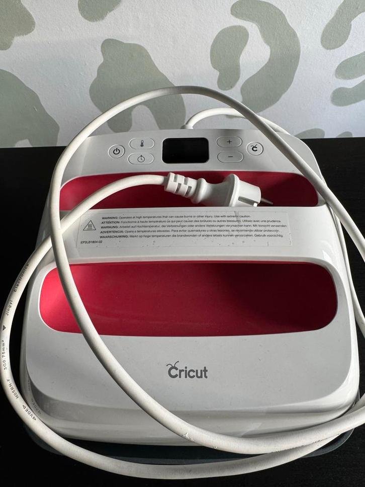 Cricut Heat Press Raspberry 9x9 inch, Hobby en Vrije tijd, Knutselen, Zo goed als nieuw, Gereedschap of Toebehoren, Ophalen of Verzenden