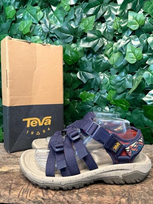 Bijna Nieuwe sandalen van Teva maat 40, Kleding | Dames, Schoenen, Zo goed als nieuw, Sandalen of Muiltjes, Blauw, Ophalen of Verzenden
