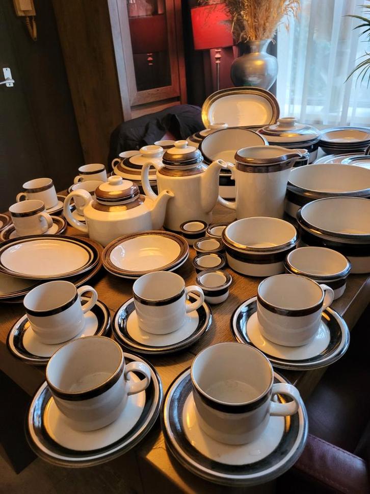 Arabia Karelia servies - Compleet en Prachtig!, Huis en Inrichting, Keuken | Servies, Gebruikt, Compleet servies, Overige stijlen