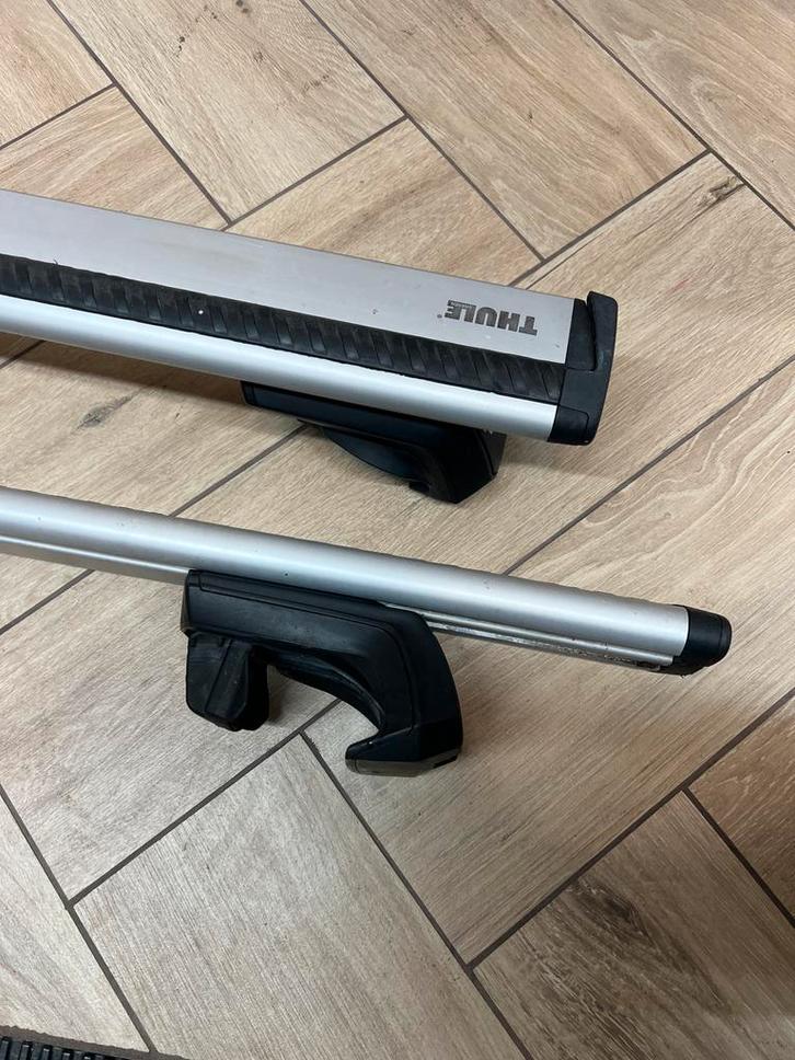 Thule Wingbar EVO 118cm Dakdragers met Voeten, Auto diversen, Dakdragers, Zo goed als nieuw, Ophalen
