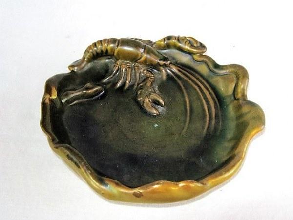 Zsolnay schaaltje met kreeft en slang in eosin, Huis en Inrichting, Woonaccessoires | Schalen en Manden, Zo goed als nieuw, Schaal