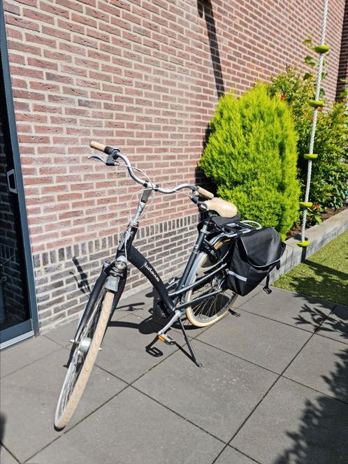 BATAVUS LUXE DAMES FIETS | DAMESFIETS | CREME LEER, Fietsen en Brommers, Fietsen | Dames | Damesfietsen, Zo goed als nieuw, Batavus
