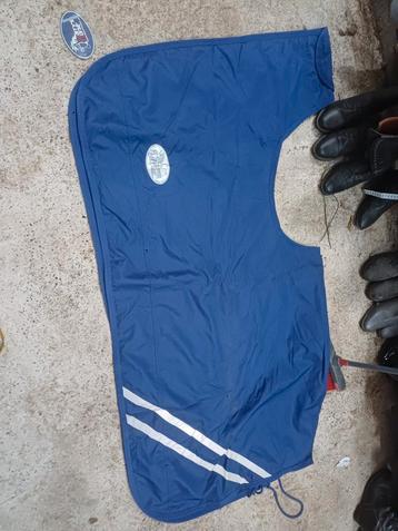 Nieuwe  uitrijdeken met fleece binnen kant maat L beschikbaar voor biedingen