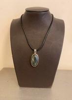 Zilveren hanger met leren veter steen is serpentijn, Nieuw, Ophalen of Verzenden, Met edelsteen, Groen