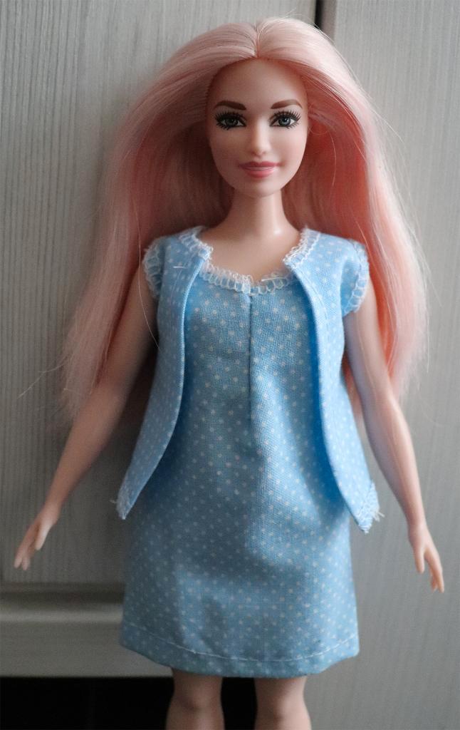 Barbie kleding nieuw - Korte jurk met jasje voor Curvy blauw, Kinderen en Baby's, Speelgoed | Poppen, Nieuw, Barbie, Ophalen of Verzenden