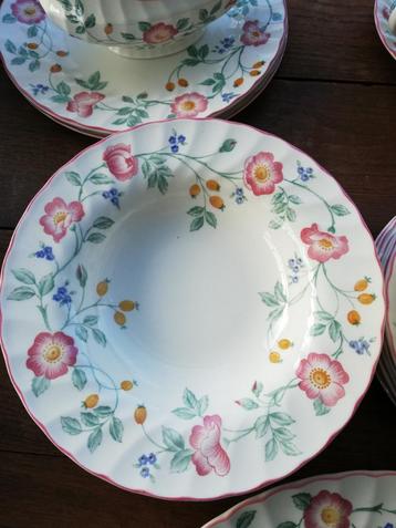 Churchill The chartwell collection, delen eet/ theeservies beschikbaar voor biedingen
