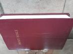 Holy Bible, New King James Version, burgundy red, Ophalen of Verzenden, Zo goed als nieuw, Overige instrumenten