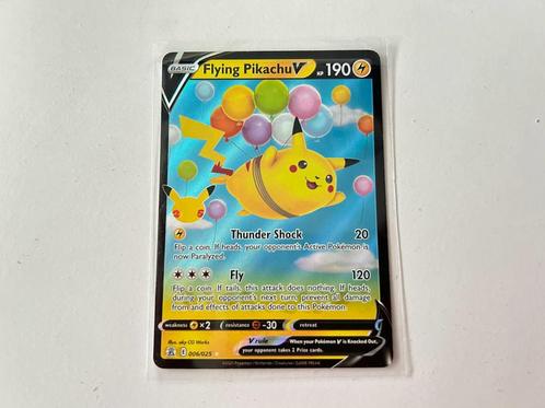 Pokemon Flying Pikachu V 006/025 Celebrations 25th, Hobby en Vrije tijd, Verzamelkaartspellen | Pokémon, Nieuw, Losse kaart, Foil