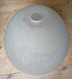 Hanglamp geribbeld glas 34 cm Ikea  (alleen het glas), Huis en Inrichting, Lampen | Hanglampen, Ophalen, Modern, Minder dan 50 cm