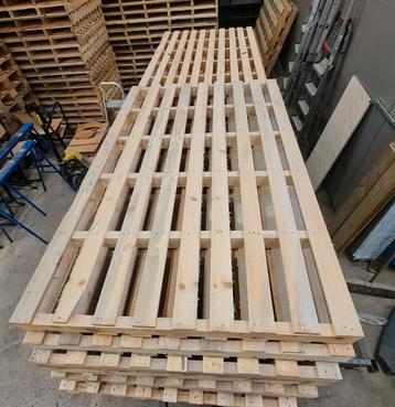 Pallets 200x120 cm. 2x9 planks beschikbaar voor biedingen