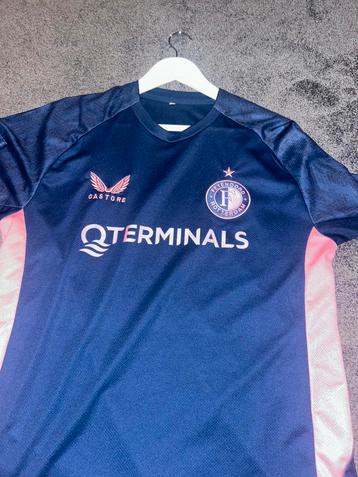 Feyenoord trainings shirt beschikbaar voor biedingen