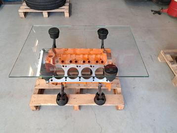 V8 Motor Blok Salontafel Ford Mustang V8 dik glas beschikbaar voor biedingen