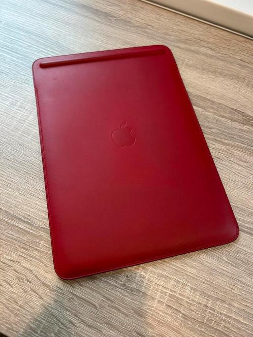 Leren sleeve Apple 10.2 (origineel) rood, Computers en Software, Tablet-hoezen, Zo goed als nieuw, Bescherming voor- en achterkant