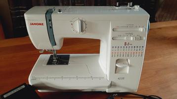 Zeer nette Janome naaimachine model 423S. beschikbaar voor biedingen