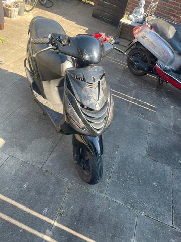 Zip 70cc op brom beschikbaar voor biedingen