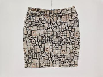 Mooie rok met motief beschikbaar voor biedingen