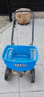 Viano kunstmeststrooier. Afhalen in Weelde België., Tuin en Terras, Hand-tuingereedschap, Ophalen of Verzenden, Gebruikt