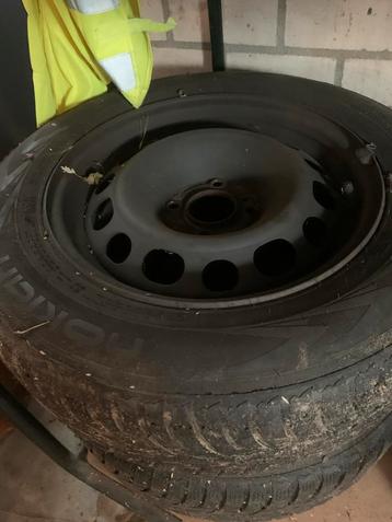 Winterbanden met stalen velg 195/65 R15 beschikbaar voor biedingen